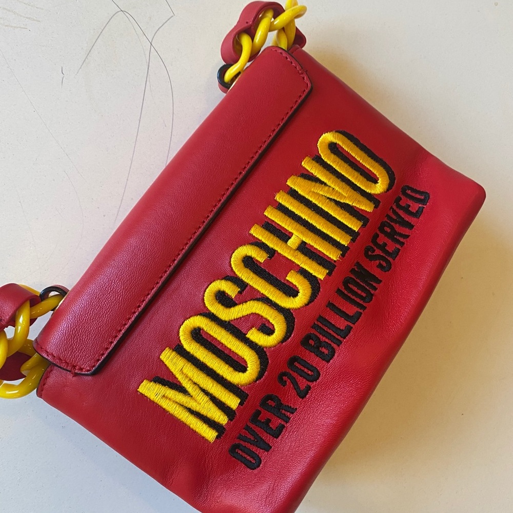 MOSCHINO X JEREMY SCOTT SMALL "20 BILLION SERVED"